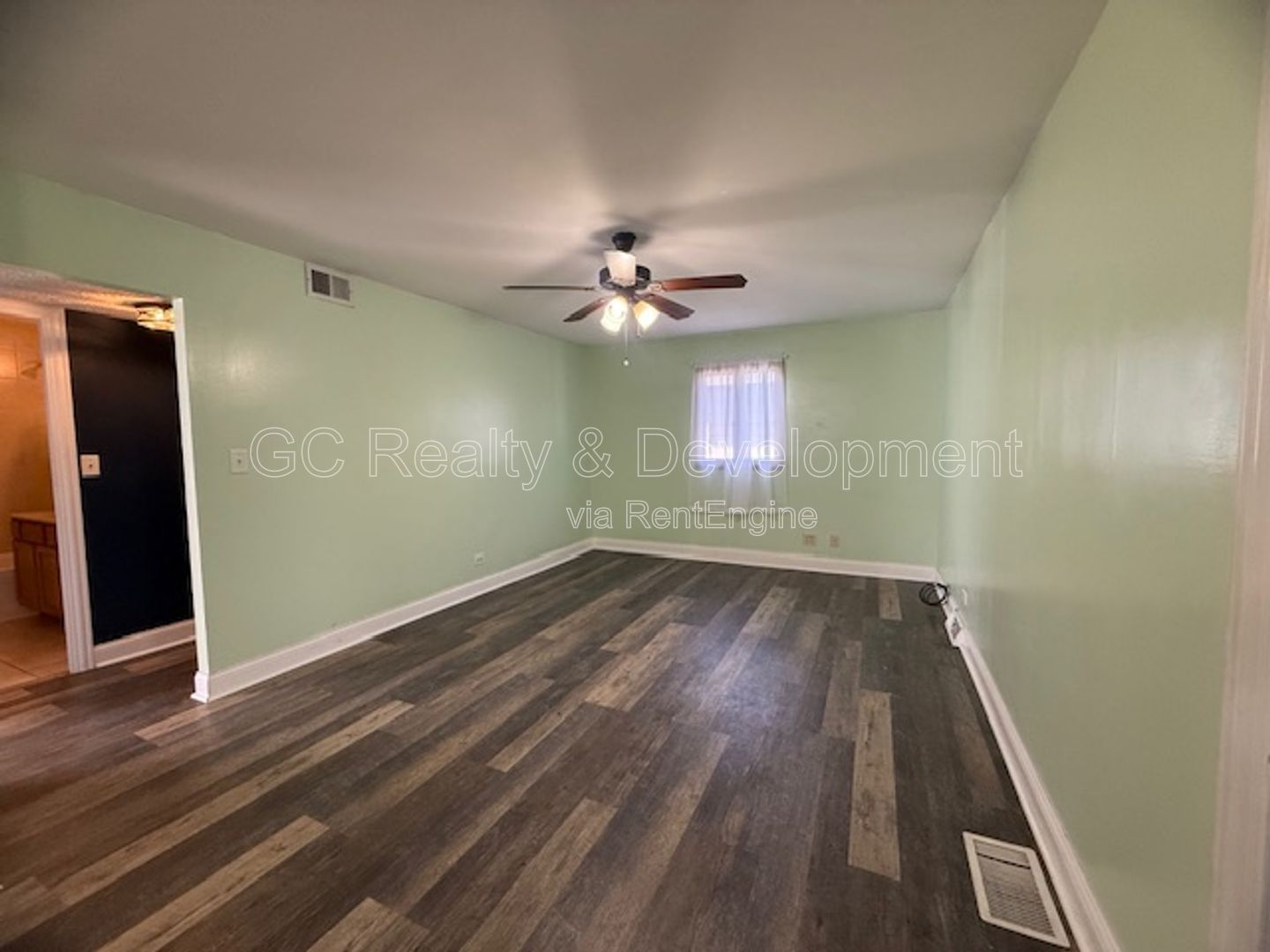 *** RECENTLY UPDATED / 3 BDRM / PET FRIENDLY / FENCED YARD / DETACHED GARAGE / CENTRAL AC *** property image