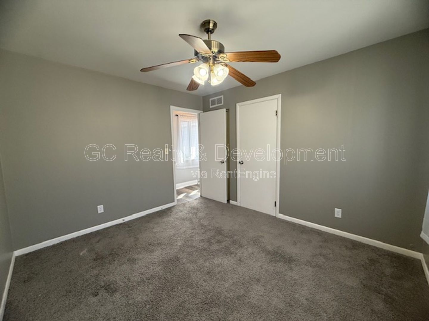 *** RECENTLY UPDATED / 3 BDRM / PET FRIENDLY / FENCED YARD / DETACHED GARAGE / CENTRAL AC *** property image