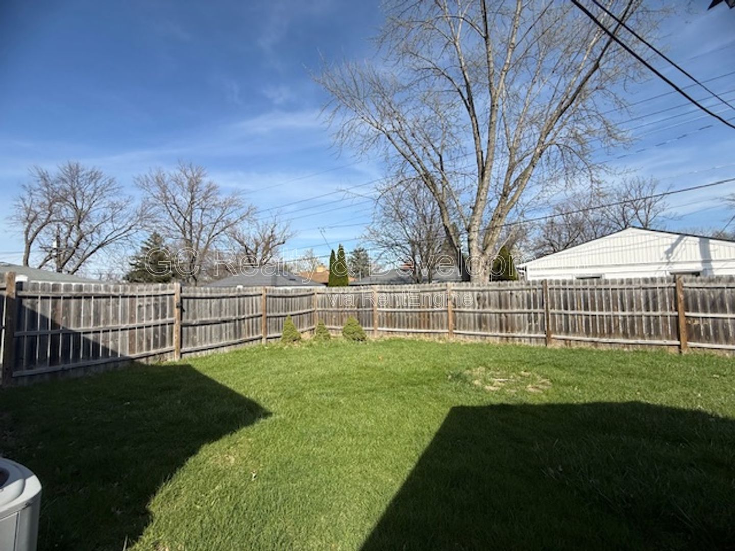 *** RECENTLY UPDATED / 3 BDRM / PET FRIENDLY / FENCED YARD / DETACHED GARAGE / CENTRAL AC *** property image