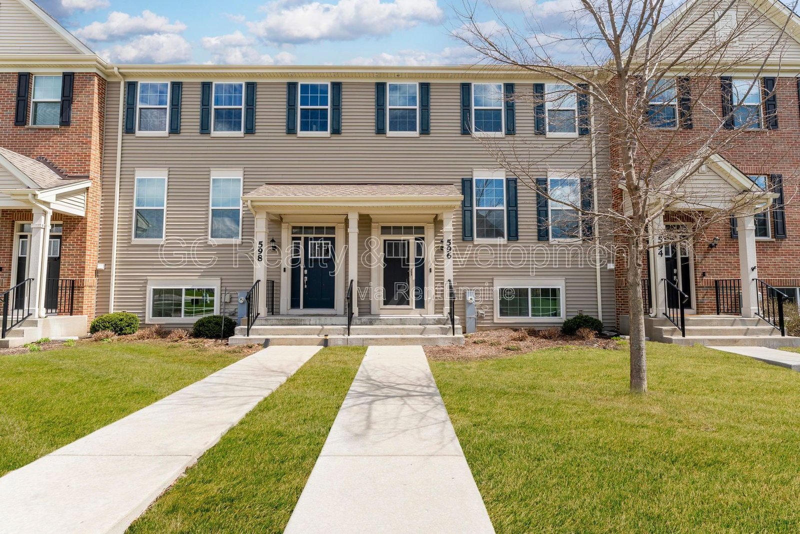 *** 3 BDRM - 2.5 BTH / PET FRIENDLY / LRG CLOSETS / 2000+ SQFT / FINISHED BSMT *** property image