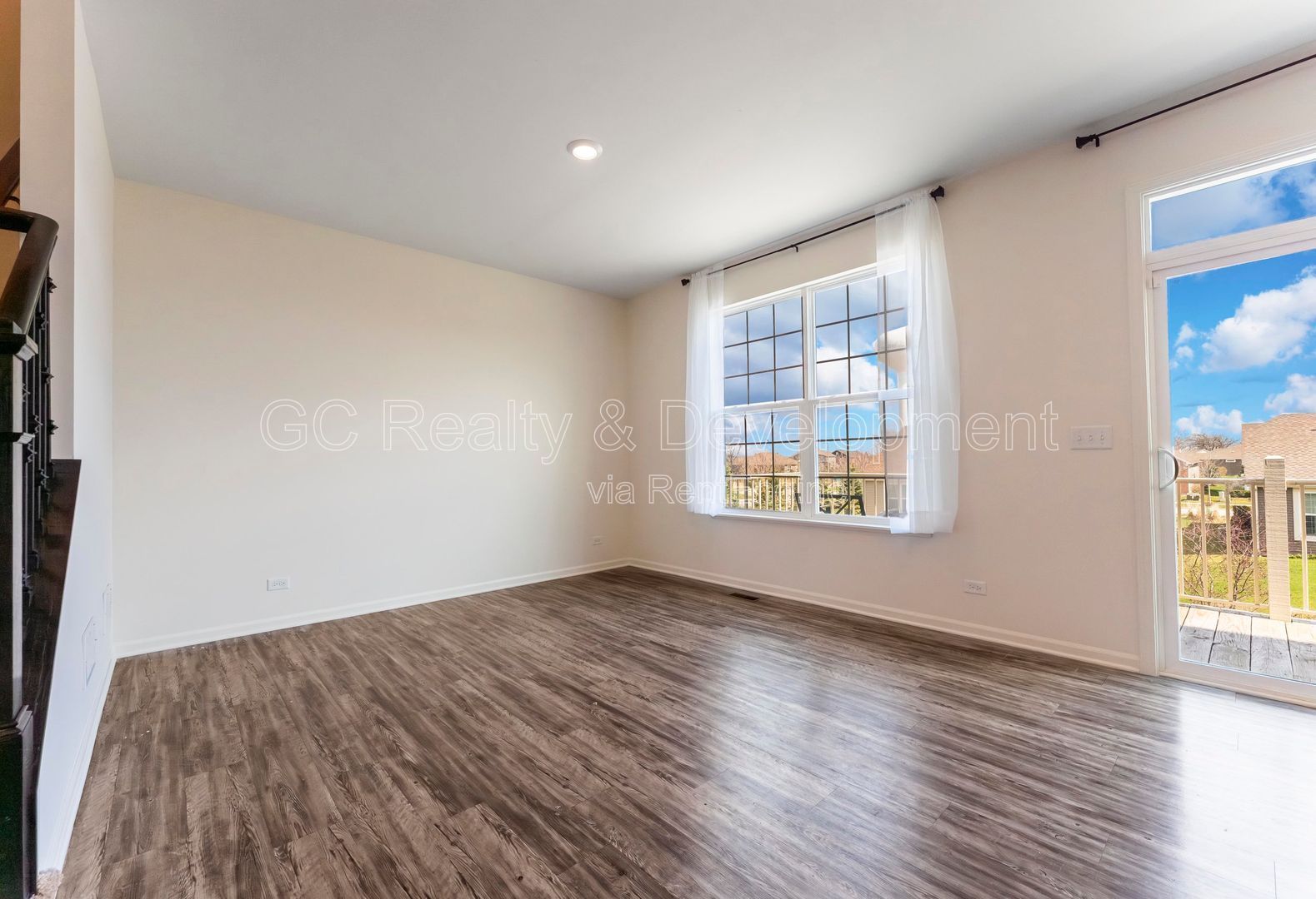 *** 3 BDRM - 2.5 BTH / PET FRIENDLY / LRG CLOSETS / 2000+ SQFT / FINISHED BSMT *** property image