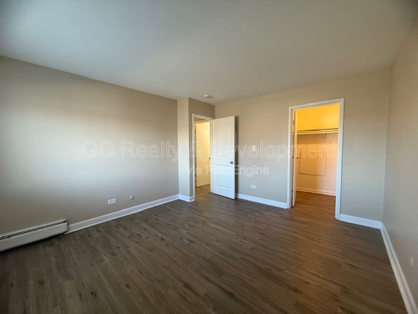 *** 1ST FLOOR UNIT / 1 BDRM / ONLY PAY ELECTRIC / LAUNDRY ON SITE / PARKING INCL *** property image