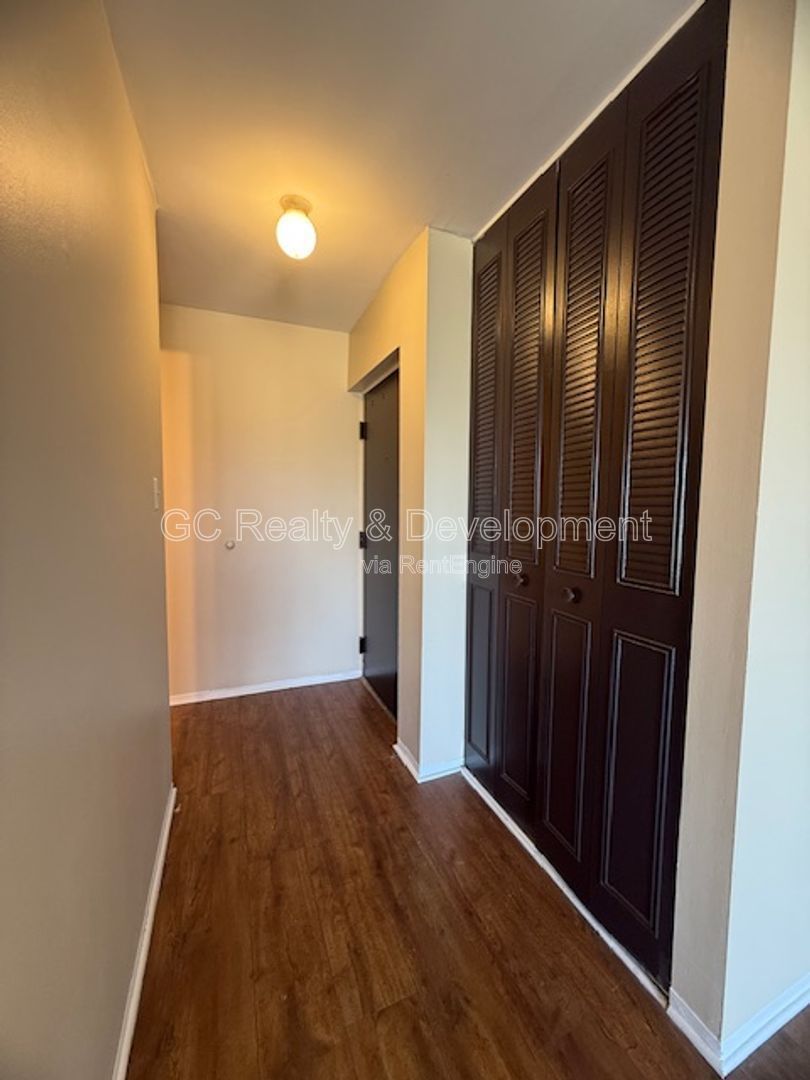 *** 1 BDRM / LAUNDRY ON SITE / PARKING INCL / ONLY PAY ELECTRIC *** property image