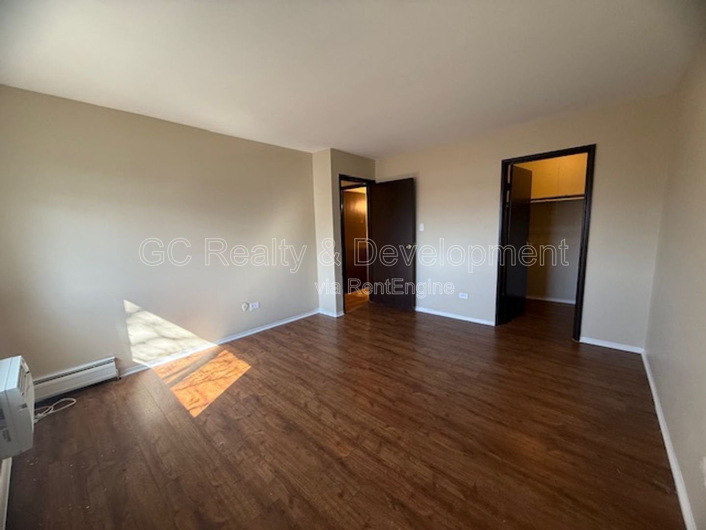 *** 1 BDRM / LAUNDRY ON SITE / PARKING INCL / ONLY PAY ELECTRIC *** property image