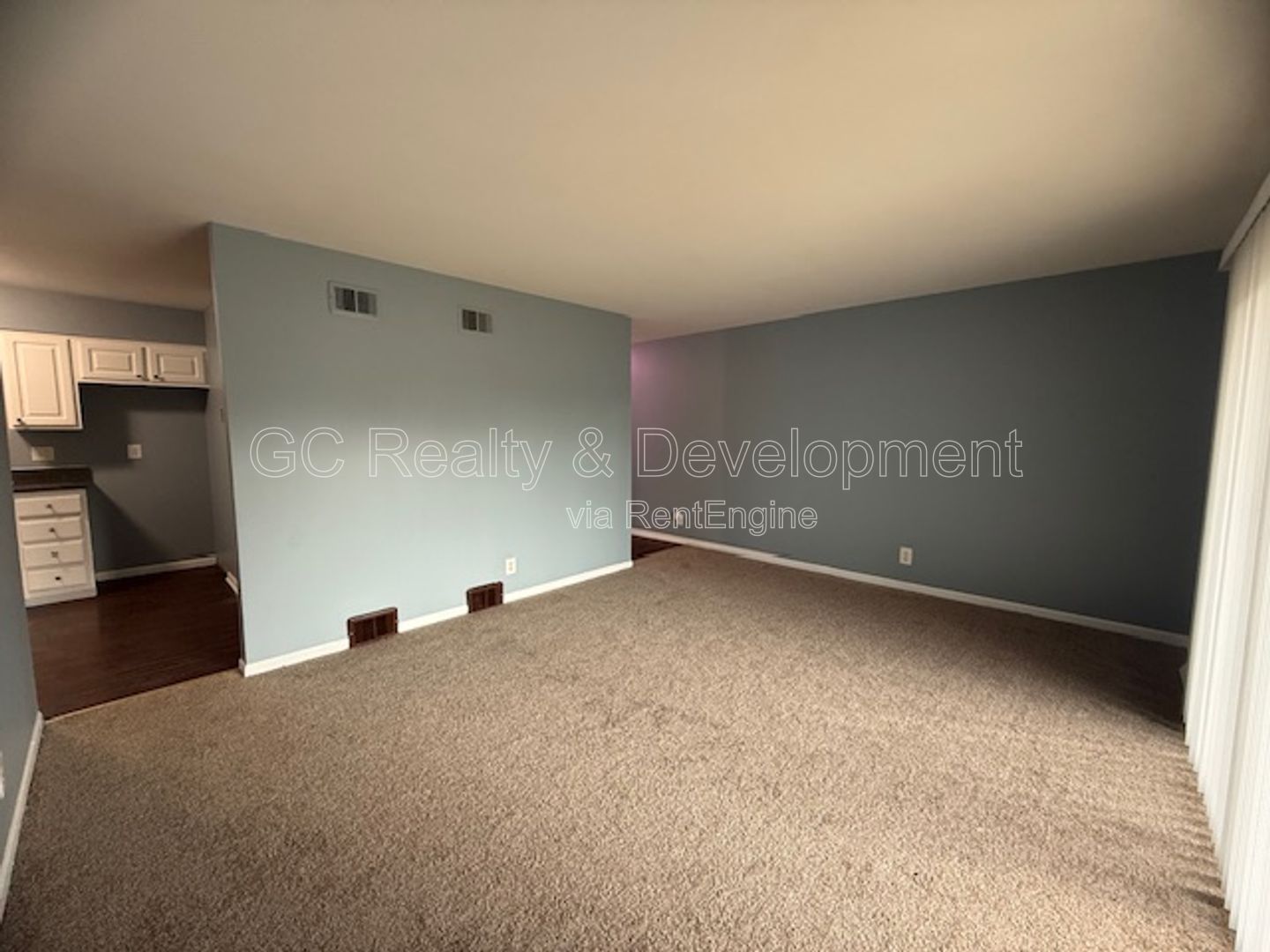 *** 2 BDRM / PET FRIENDLY / TENANT ONLY PAYS ELECTRIC / STORAGE UNIT / 2 PARKING SPOTS *** property image