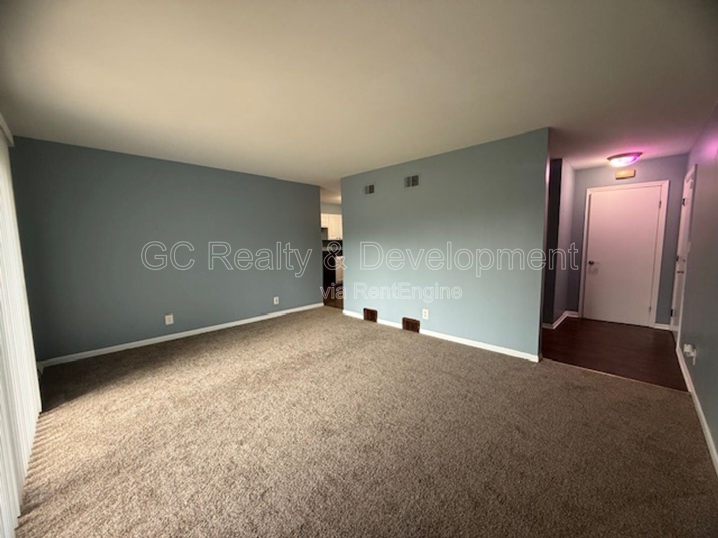 *** 2 BDRM / PET FRIENDLY / TENANT ONLY PAYS ELECTRIC / STORAGE UNIT / 2 PARKING SPOTS *** property image