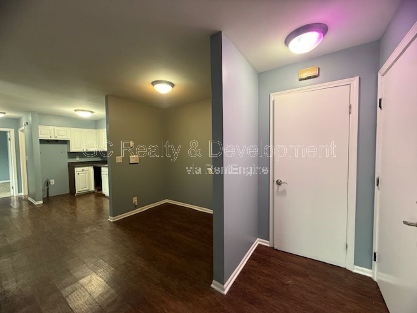 *** 2 BDRM / PET FRIENDLY / TENANT ONLY PAYS ELECTRIC / STORAGE UNIT / 2 PARKING SPOTS *** property image