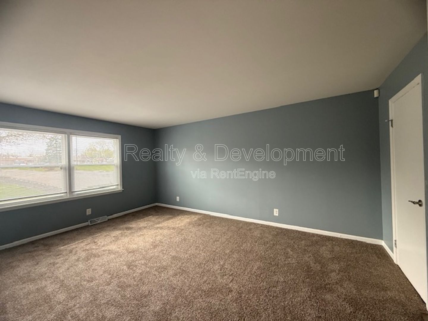 *** 2 BDRM / PET FRIENDLY / TENANT ONLY PAYS ELECTRIC / STORAGE UNIT / 2 PARKING SPOTS *** property image