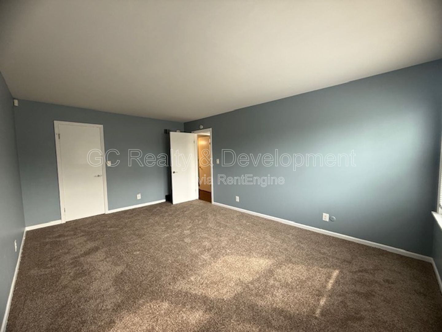 *** 2 BDRM / PET FRIENDLY / TENANT ONLY PAYS ELECTRIC / STORAGE UNIT / 2 PARKING SPOTS *** property image