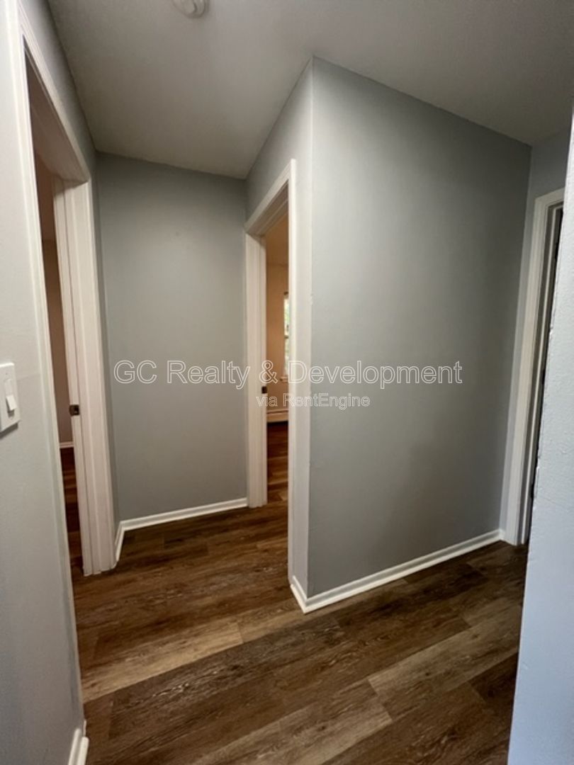 *** COMING SOON 5/15/26! / LARGE 2 BEDROOM / TENANT PAY ELECTRIC ONLY / LAUNDRY ON SITE / PET FRIENDLY*** property image
