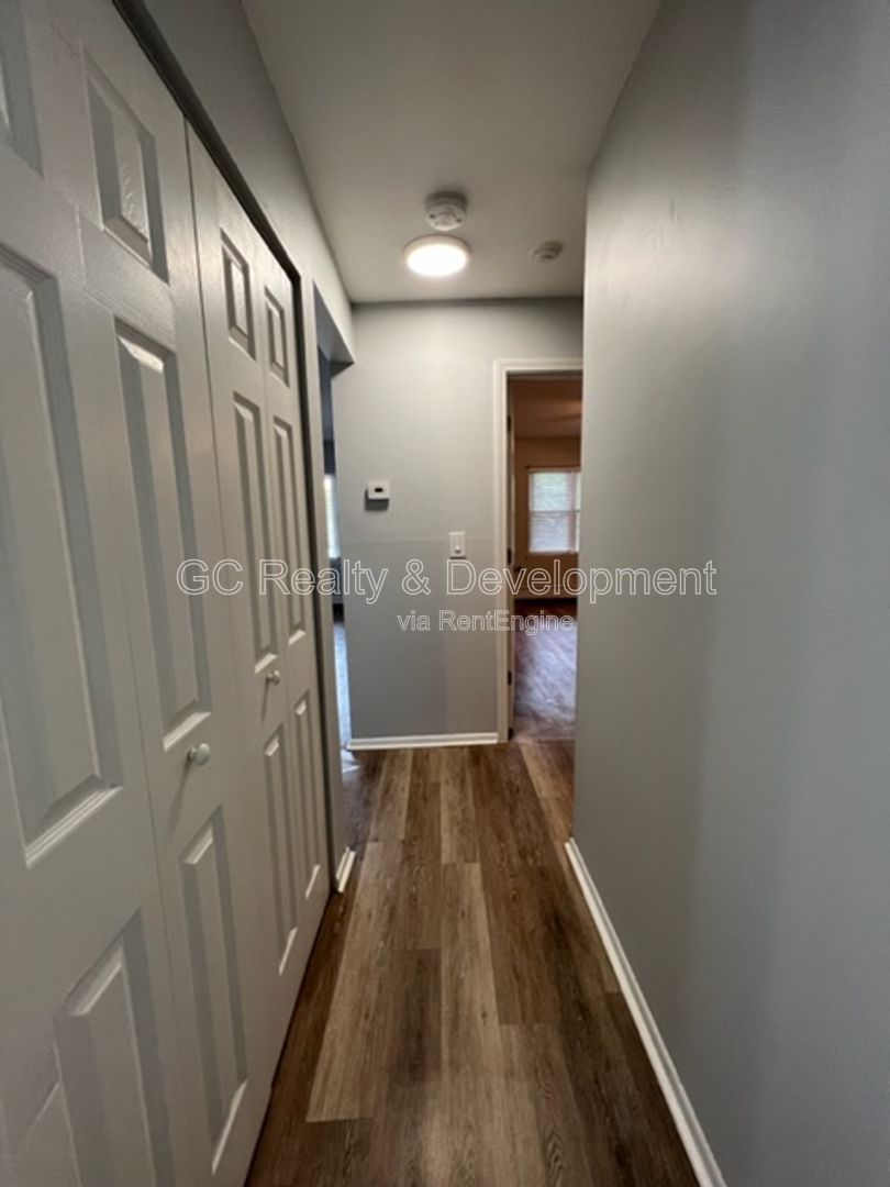 *** COMING SOON 5/15/26! / LARGE 2 BEDROOM / TENANT PAY ELECTRIC ONLY / LAUNDRY ON SITE / PET FRIENDLY*** property image