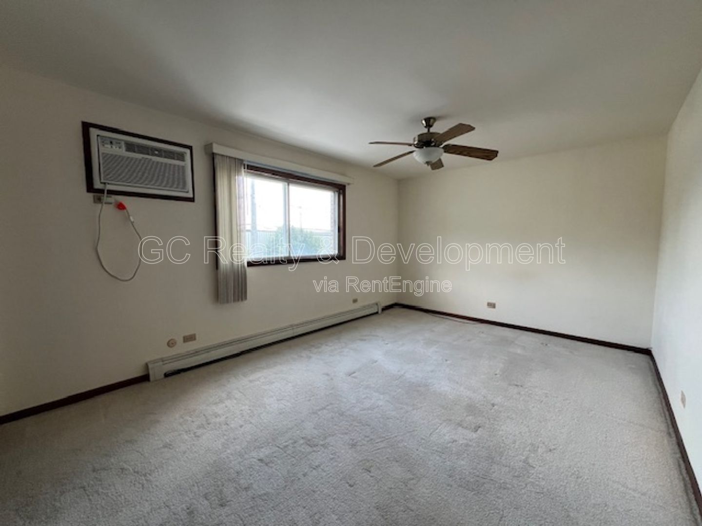 *** LA GRANGE PARK / 2 BDRM - 1 BTH / COIN LAUNDRY IN BUILDING *** property image