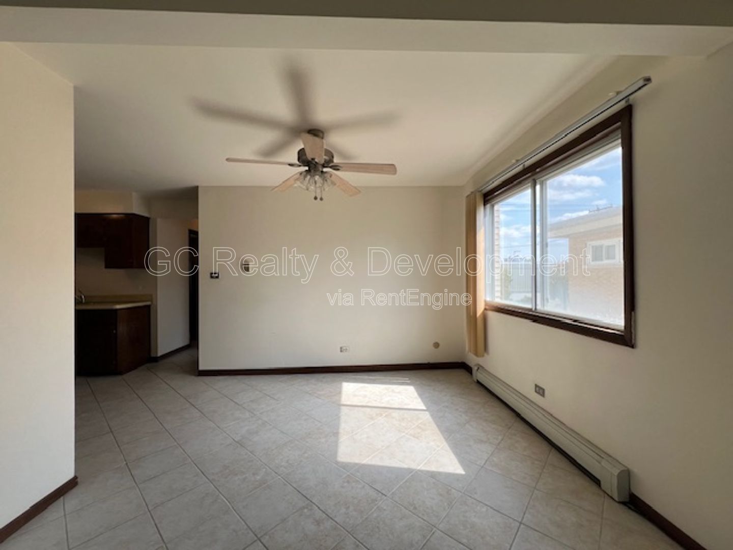 *** LA GRANGE PARK / 2 BDRM - 1 BTH / COIN LAUNDRY IN BUILDING *** property image
