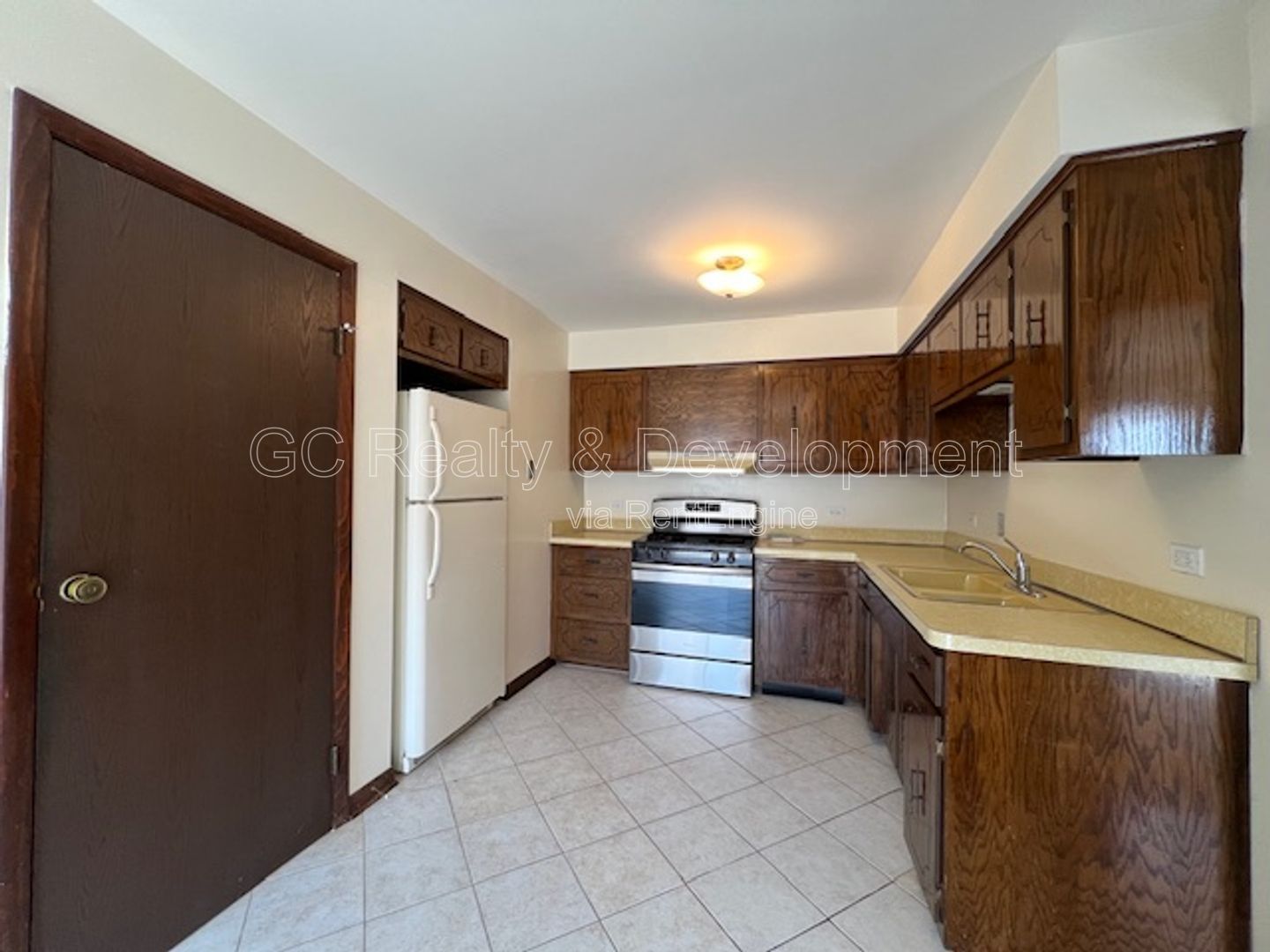 *** LA GRANGE PARK / 2 BDRM - 1 BTH / COIN LAUNDRY IN BUILDING *** property image