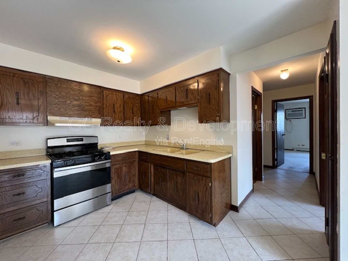 *** LA GRANGE PARK / 2 BDRM - 1 BTH / COIN LAUNDRY IN BUILDING *** property image