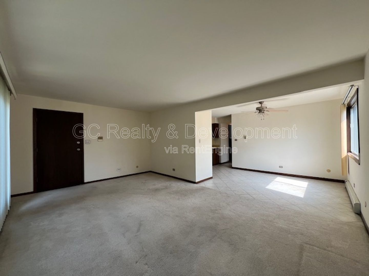 *** LA GRANGE PARK / 2 BDRM - 1 BTH / COIN LAUNDRY IN BUILDING *** property image