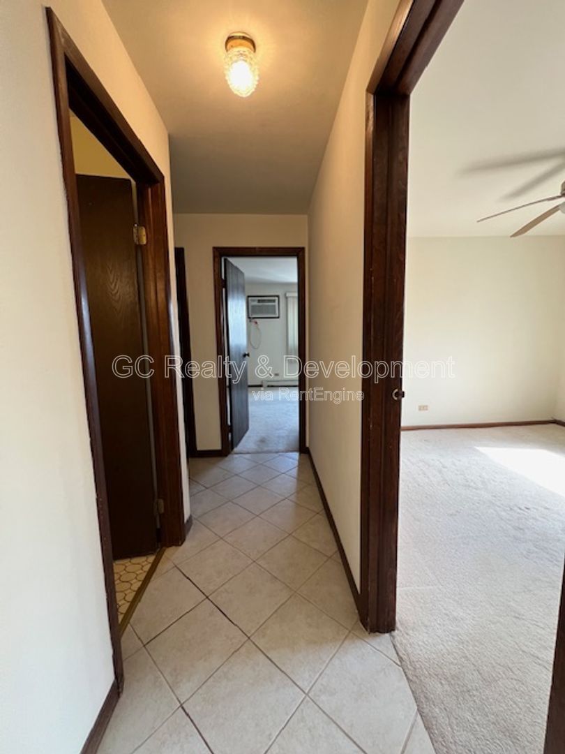 *** LA GRANGE PARK / 2 BDRM - 1 BTH / COIN LAUNDRY IN BUILDING *** property image