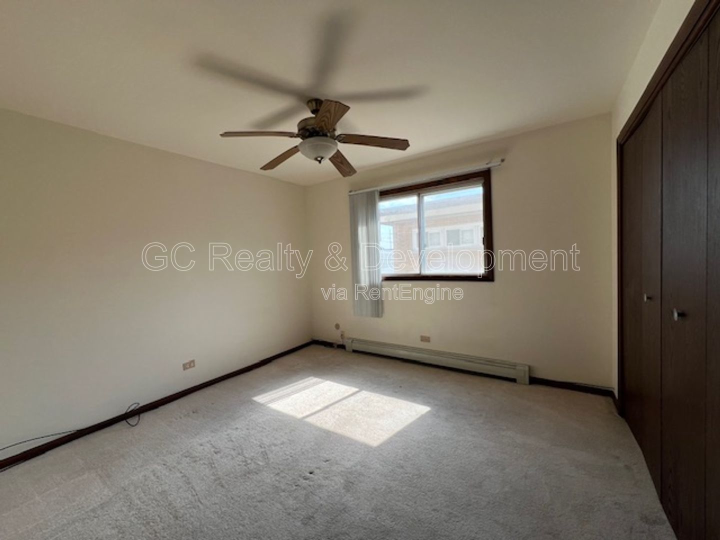 *** LA GRANGE PARK / 2 BDRM - 1 BTH / COIN LAUNDRY IN BUILDING *** property image
