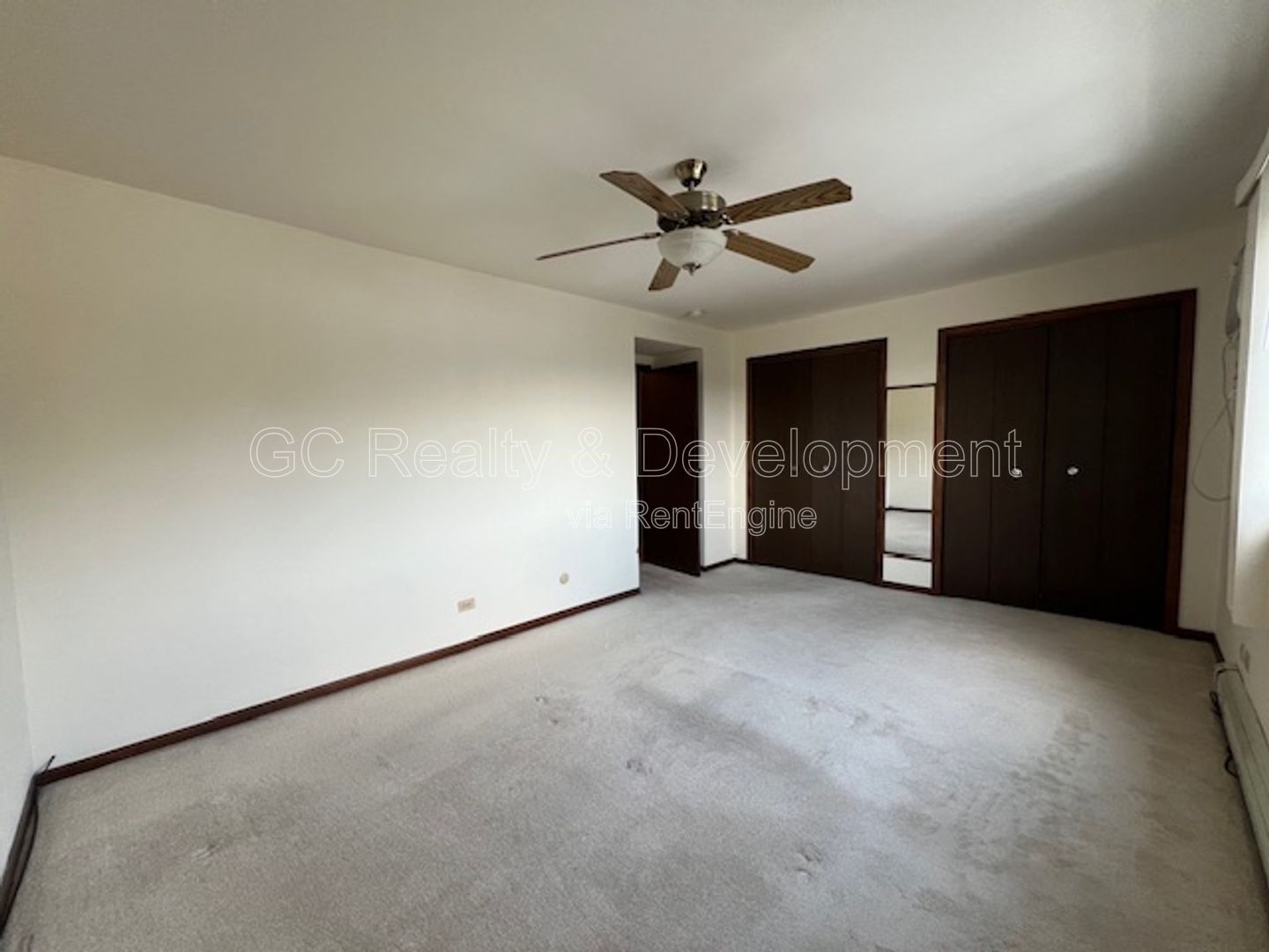 *** LA GRANGE PARK / 2 BDRM - 1 BTH / COIN LAUNDRY IN BUILDING *** property image