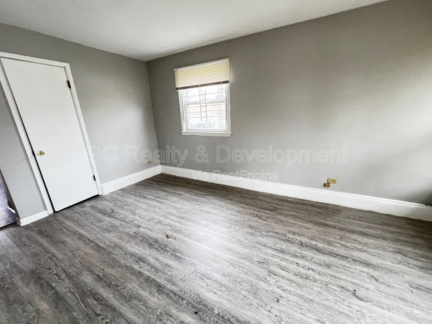 *** 2 BEDROOMS / 1 BATH / BRAND NEW APPLIANCES / ONLY PAY GAS & ELECTRIC *** property image
