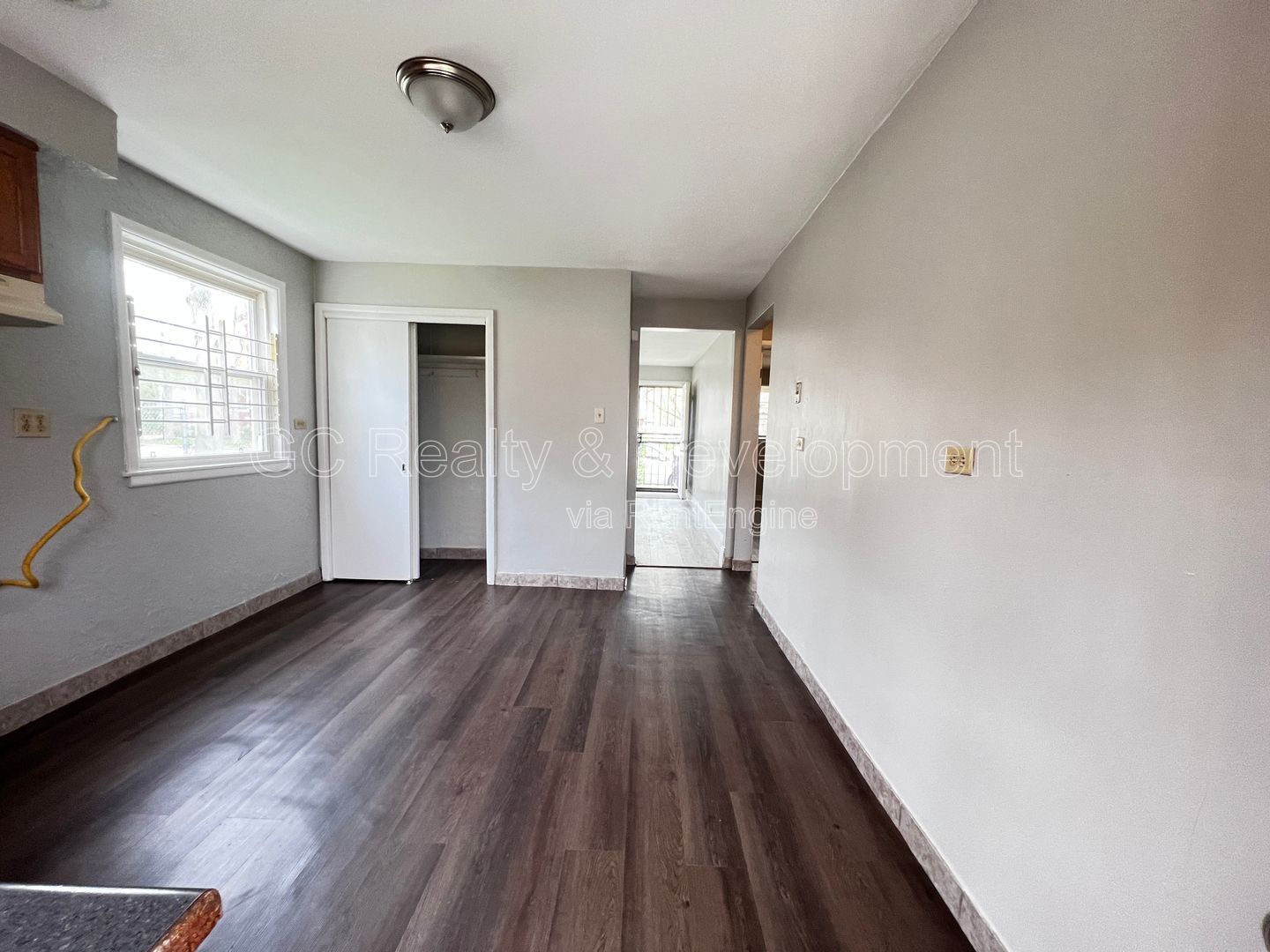 *** 2 BEDROOMS / 1 BATH / BRAND NEW APPLIANCES / ONLY PAY GAS & ELECTRIC *** property image