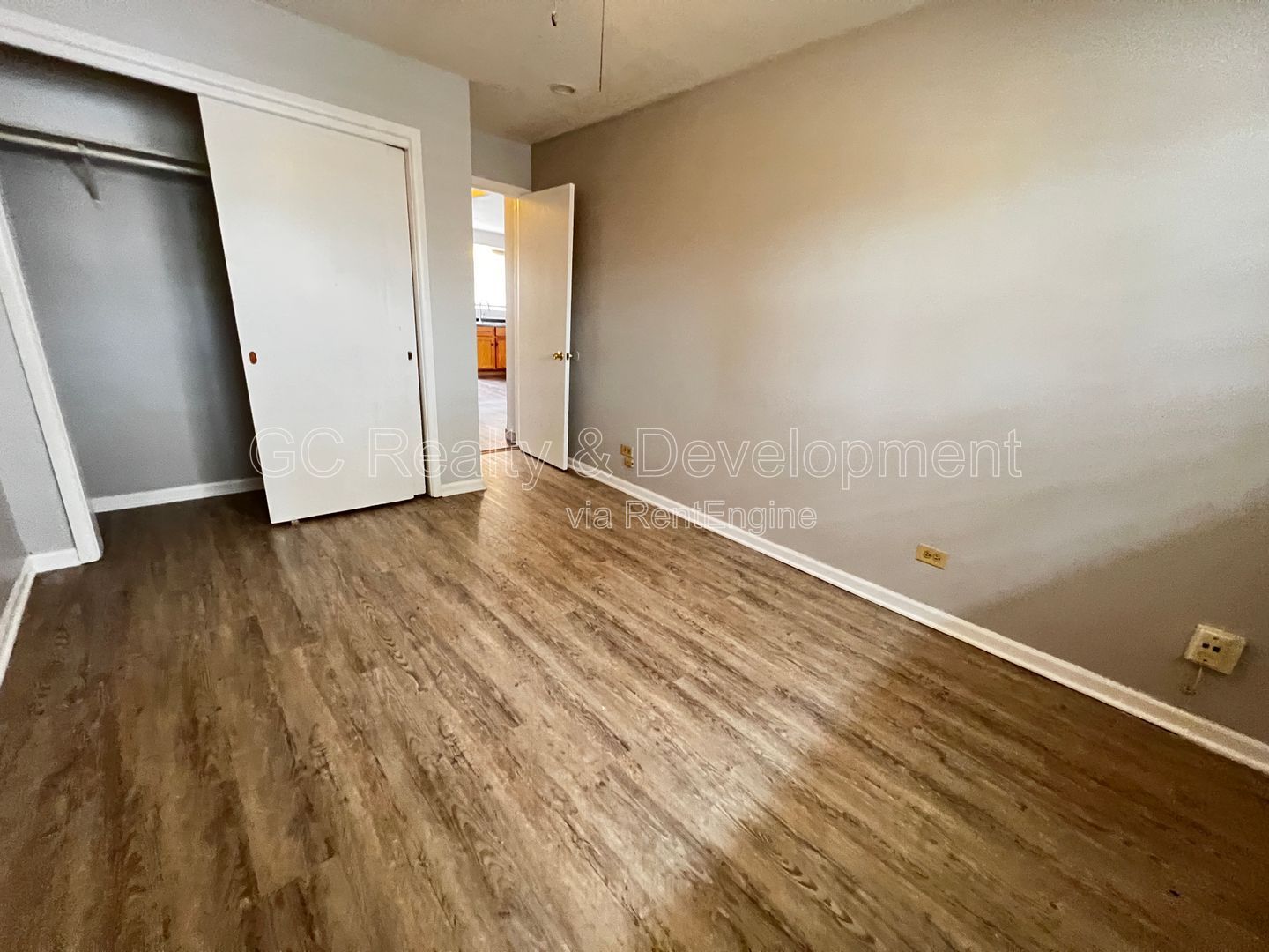 *** 2 BEDROOMS / 1 BATH / BRAND NEW APPLIANCES / ONLY PAY GAS & ELECTRIC *** property image