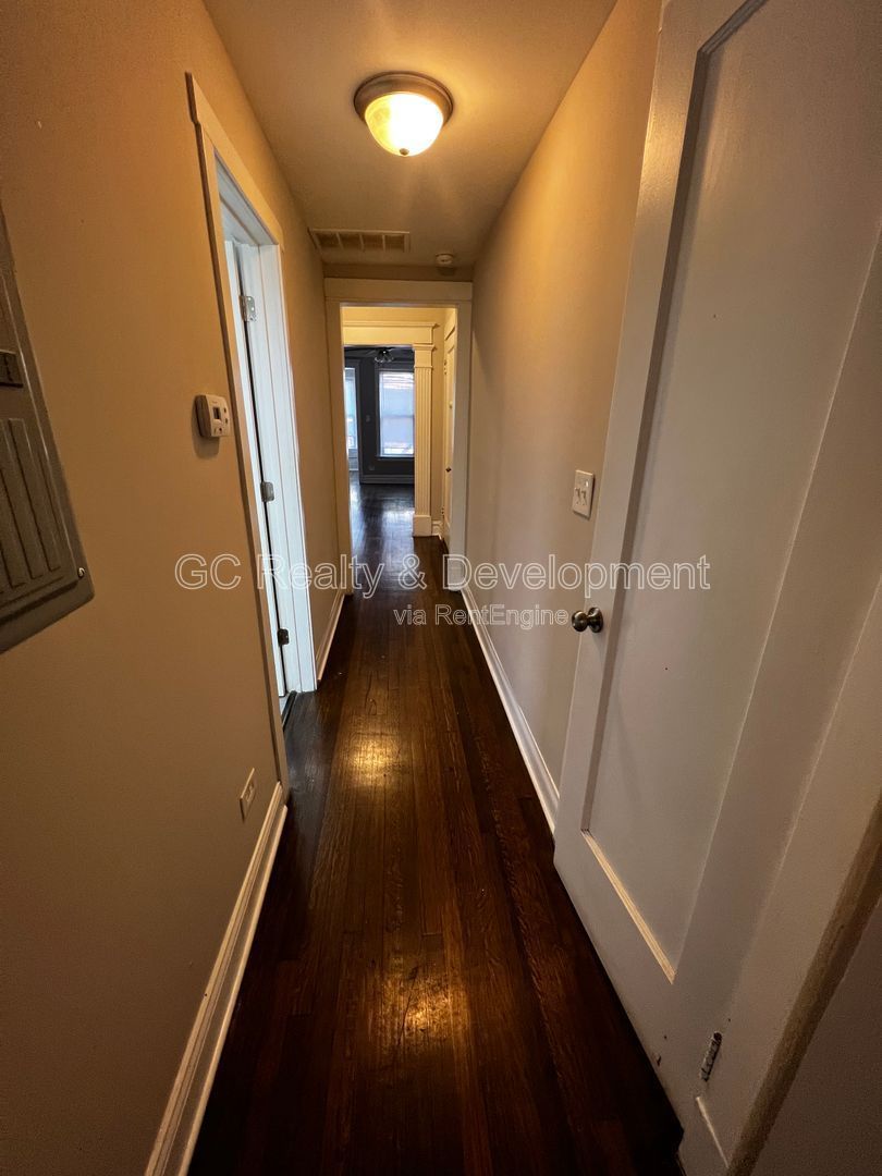 *** 3 BDRM - 1 BTH / W&D HOOKUP IN UNIT / KITCHEN APPLIANCES INCL / 1 PARKING SPACE *** property image