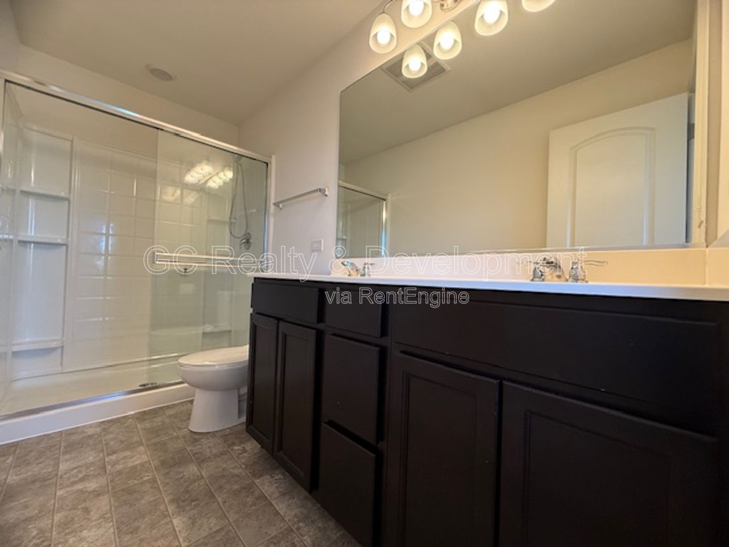 *** 3 BDRM - 2.5 BTH / END UNIT / PET FRIENDLY / ATTACHED GARAGE / CLUBHOUSE ACCESS *** property image