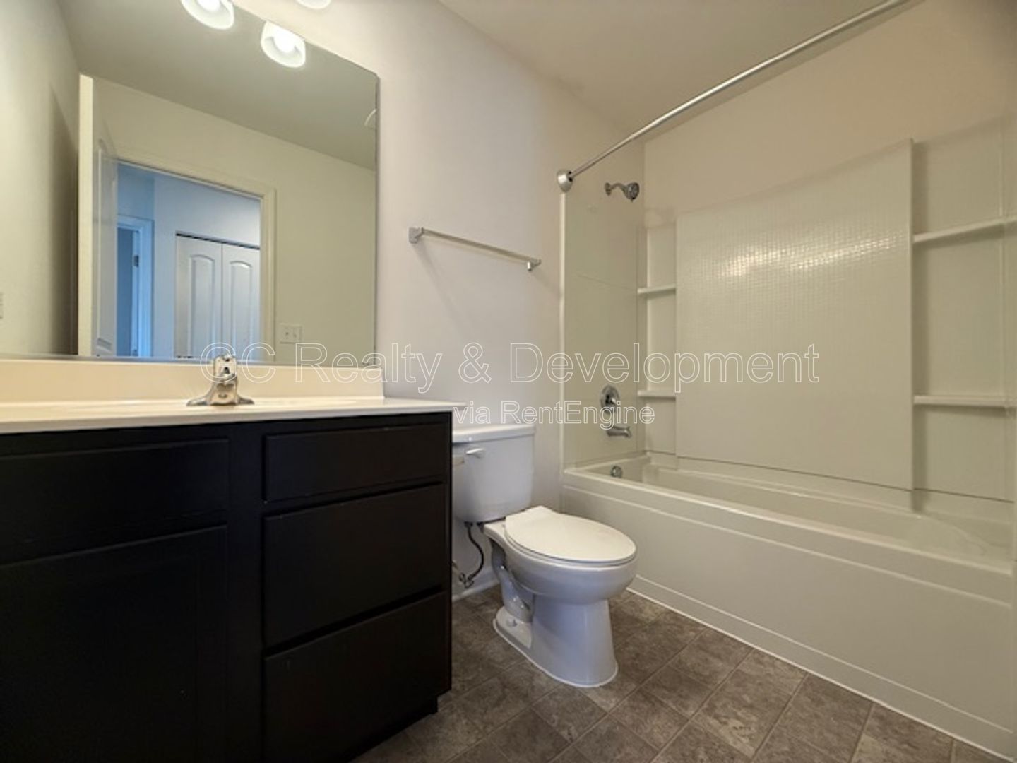 *** 3 BDRM - 2.5 BTH / END UNIT / PET FRIENDLY / ATTACHED GARAGE / CLUBHOUSE ACCESS *** property image