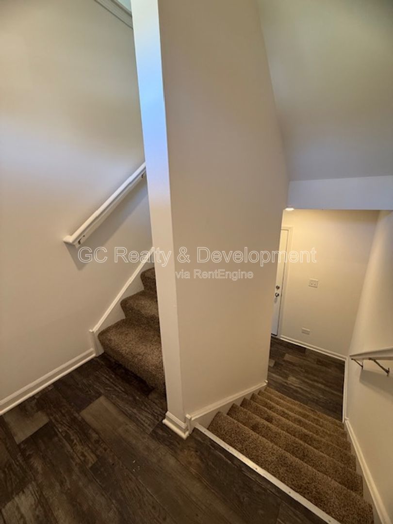 *** 3 BDRM - 2.5 BTH / END UNIT / PET FRIENDLY / ATTACHED GARAGE / CLUBHOUSE ACCESS *** property image