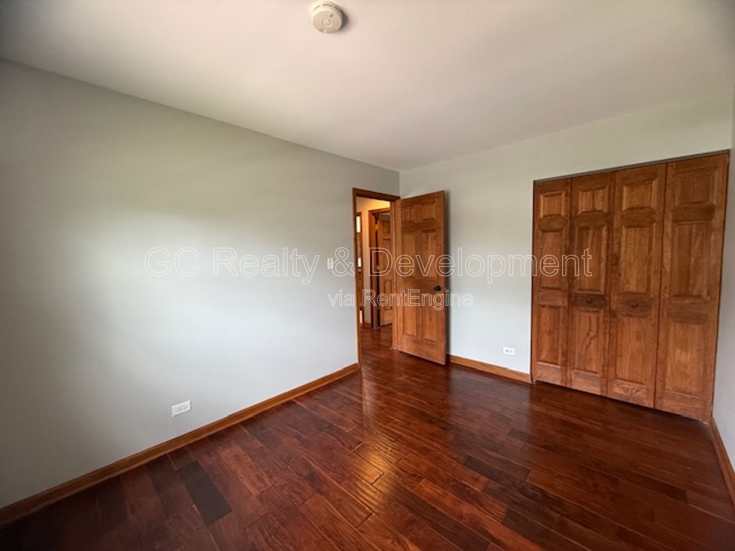 *** 3 BDRM - 2 BTH / FENCED YARD W LRG DECK / SS APPL / FINISHED BASEMENT / ATTACHED GARAGE *** property image