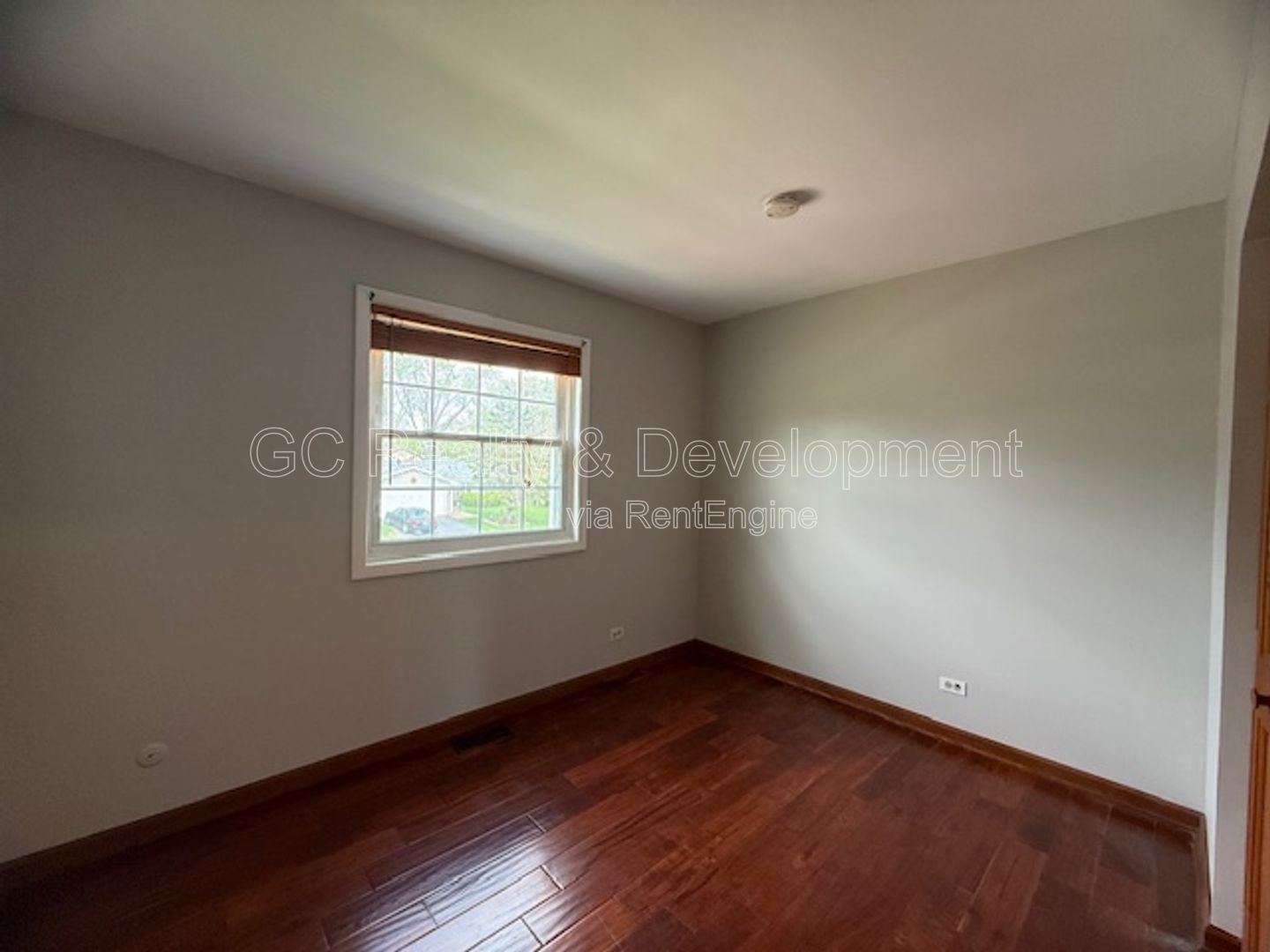 *** 3 BDRM - 2 BTH / FENCED YARD W LRG DECK / SS APPL / FINISHED BASEMENT / ATTACHED GARAGE *** property image