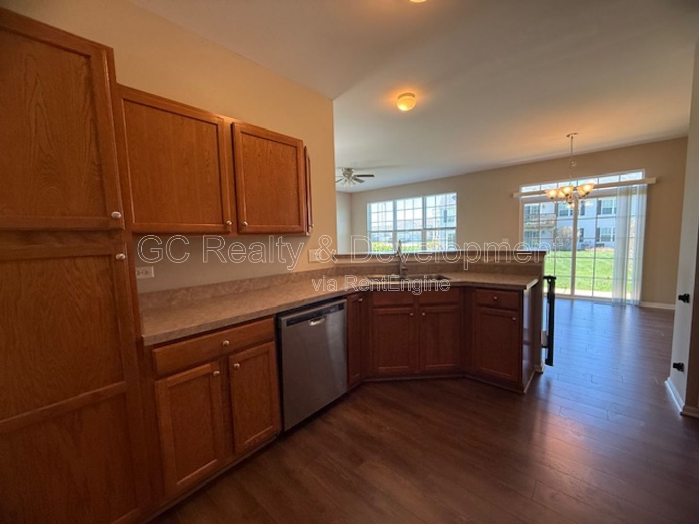 *** 3 BDRM - 2.5 BTH / PET FRIENDLY / RECENTLY UPDATED / ATTACHED GARAGE *** property image