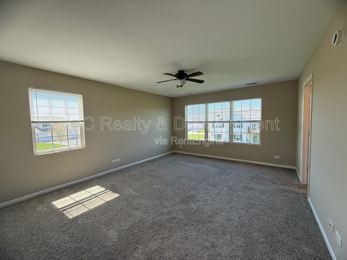 *** 3 BDRM - 2.5 BTH / PET FRIENDLY / RECENTLY UPDATED / ATTACHED GARAGE *** property image