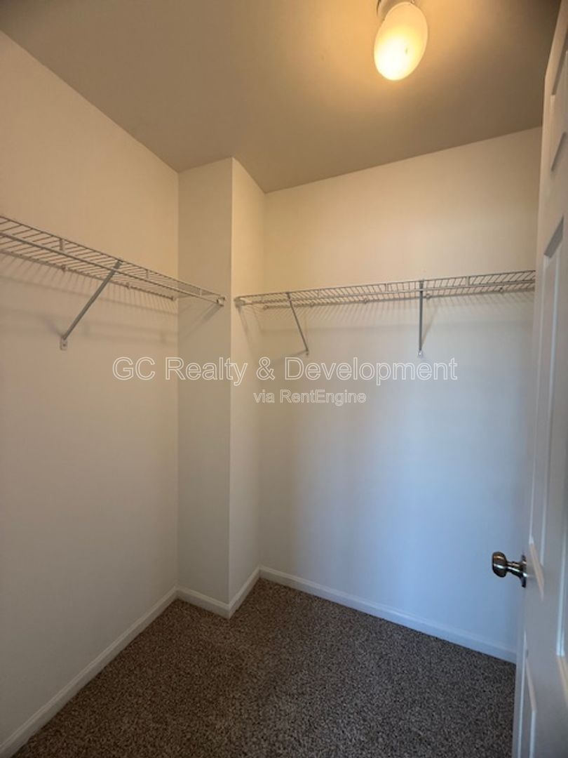 *** 3 BDRM - 2.5 BTH / PET FRIENDLY / RECENTLY UPDATED / ATTACHED GARAGE *** property image