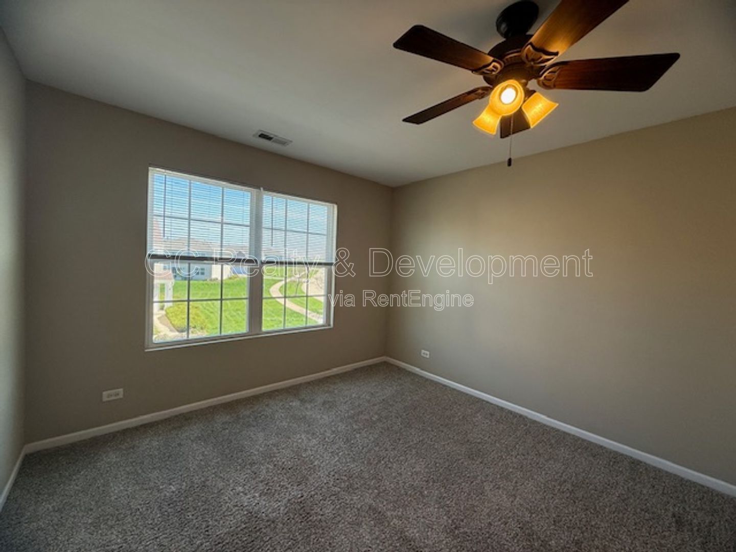 *** 3 BDRM - 2.5 BTH / PET FRIENDLY / RECENTLY UPDATED / ATTACHED GARAGE *** property image