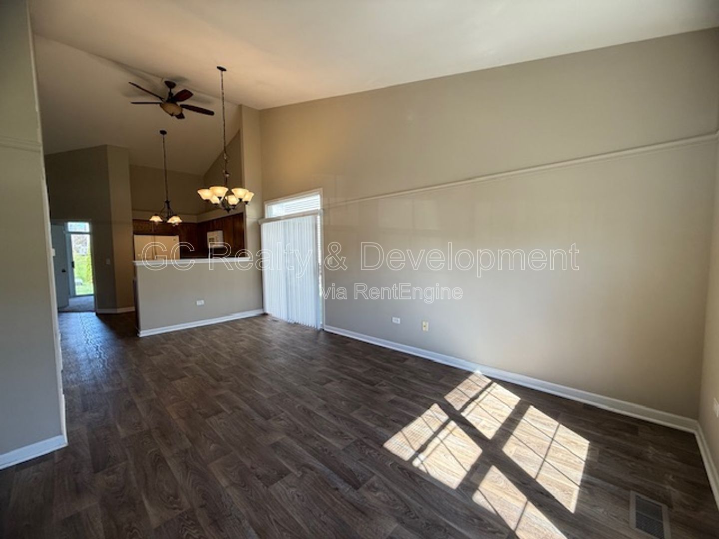*** MOVE-IN SPECIAL / 2 BDRM - 2.5 BTH DUPLEX / PET FRIENDLY / ATTACHED GARAGE / IN-UNIT LAUNDRY / CENTRAL AC *** property image