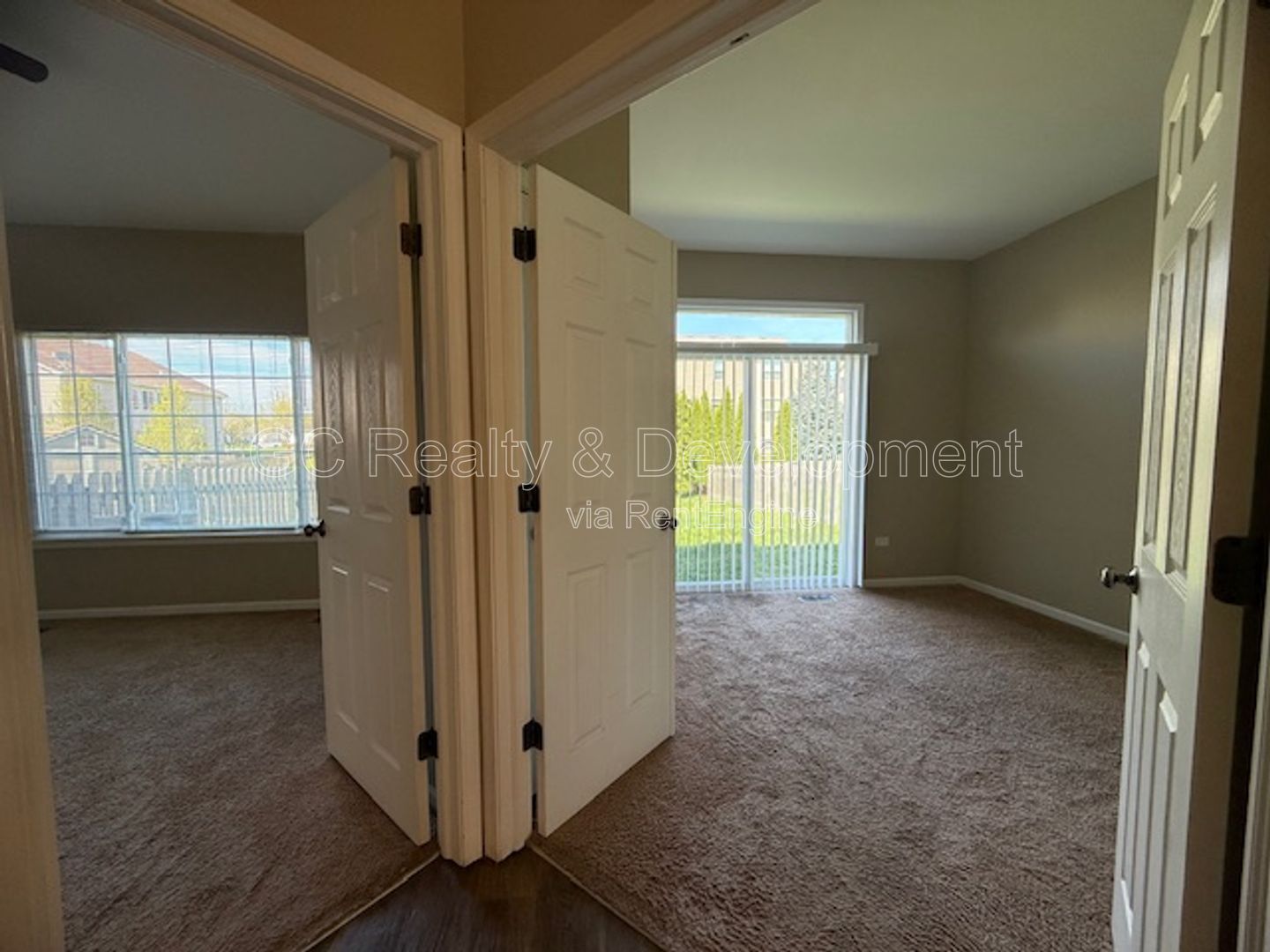 *** MOVE-IN SPECIAL / 2 BDRM - 2.5 BTH DUPLEX / PET FRIENDLY / ATTACHED GARAGE / IN-UNIT LAUNDRY / CENTRAL AC *** property image