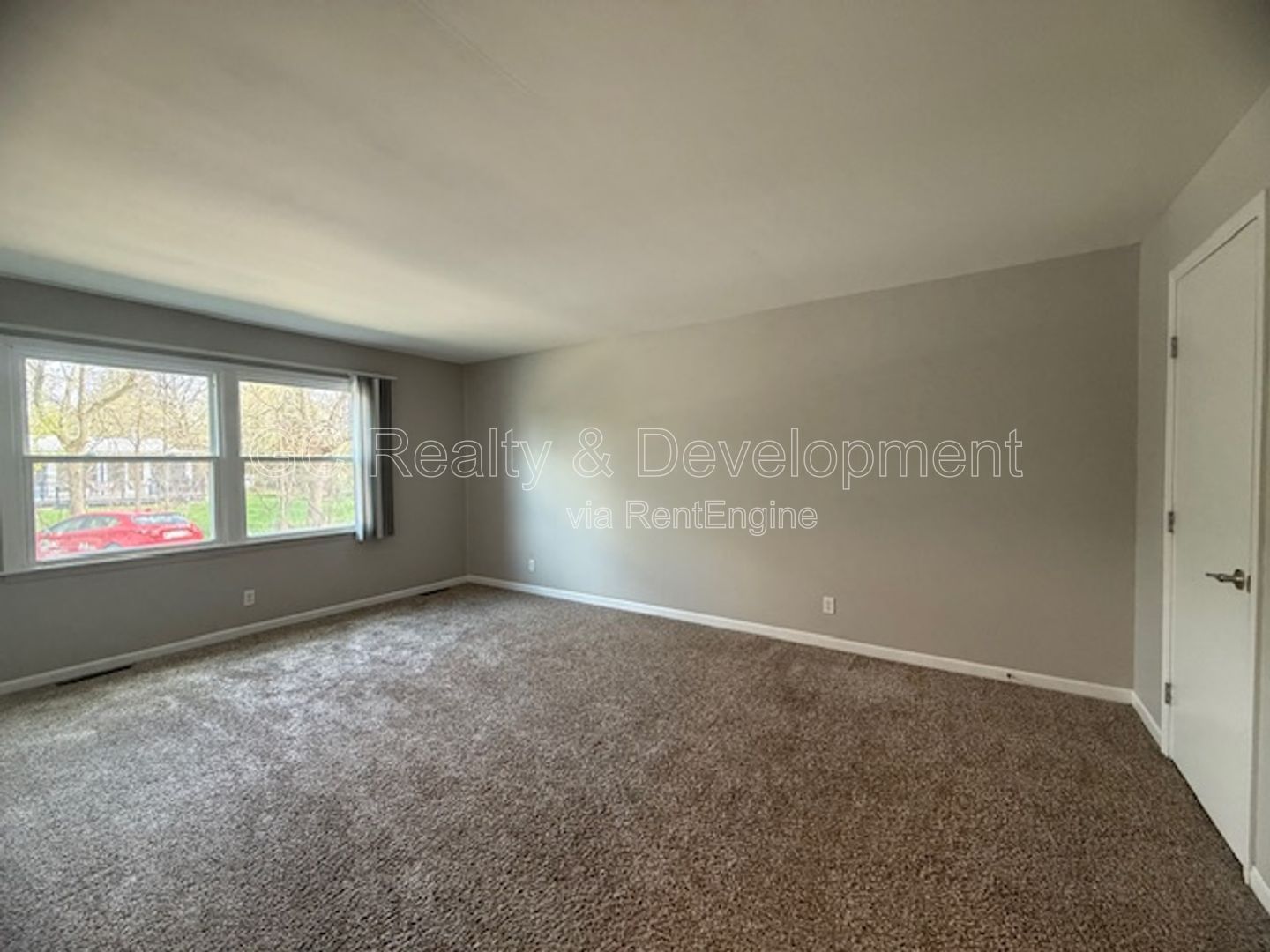 *** 1ST FLOOR / 2 BDRM / TENANT PAYS ELECTRIC ONLY / W&D ON SITE /  PET FRIENDLY / PARKING INCL *** property image