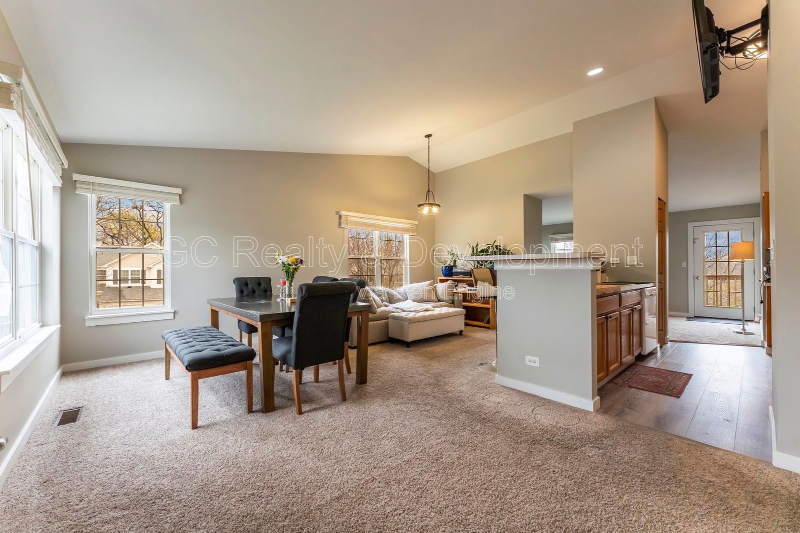 *** 2 BDRM - 2 BTH / PET FRIENDLY / AVAIL 5/8 / ATTACHED GARAGE / IN UNIT LAUNDRY / CENTRAL AC *** property image