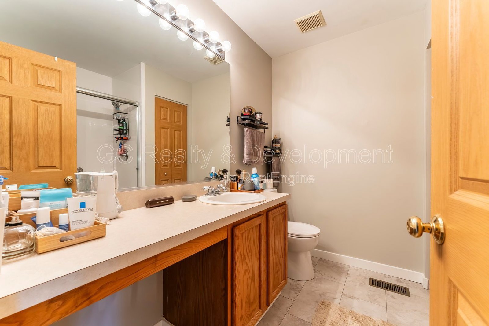 *** 2 BDRM - 2 BTH / PET FRIENDLY / AVAIL 5/8 / ATTACHED GARAGE / IN UNIT LAUNDRY / CENTRAL AC *** property image
