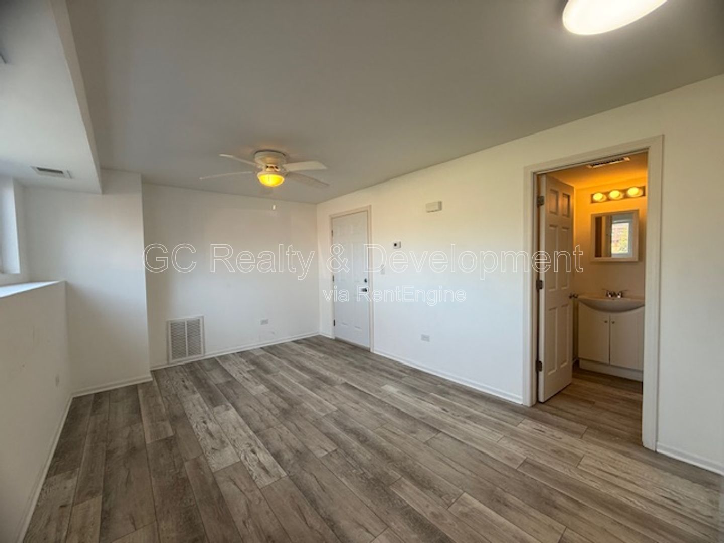*** 1 BDRM / ALL UTILITIES INCLUDED / CENTRAL AC / LAUNDRY ON SITE / WALK IN CLOSET / UPDATED *** property image