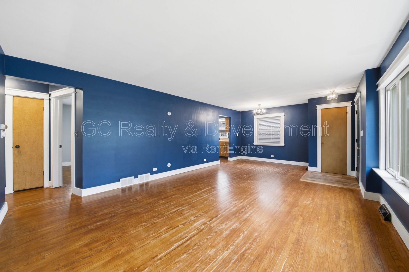 *** RECENTLY UPDATED / 3 BDRM / FRESH PAINT / FENCED YARD / FINISHED BSMT / DETACHED GARAGE *** property image