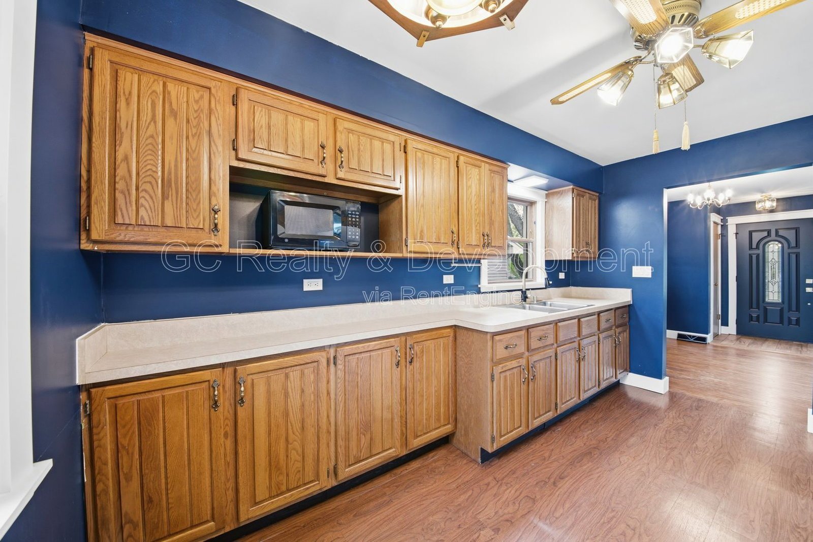 *** RECENTLY UPDATED / 3 BDRM / FRESH PAINT / FENCED YARD / FINISHED BSMT / DETACHED GARAGE *** property image