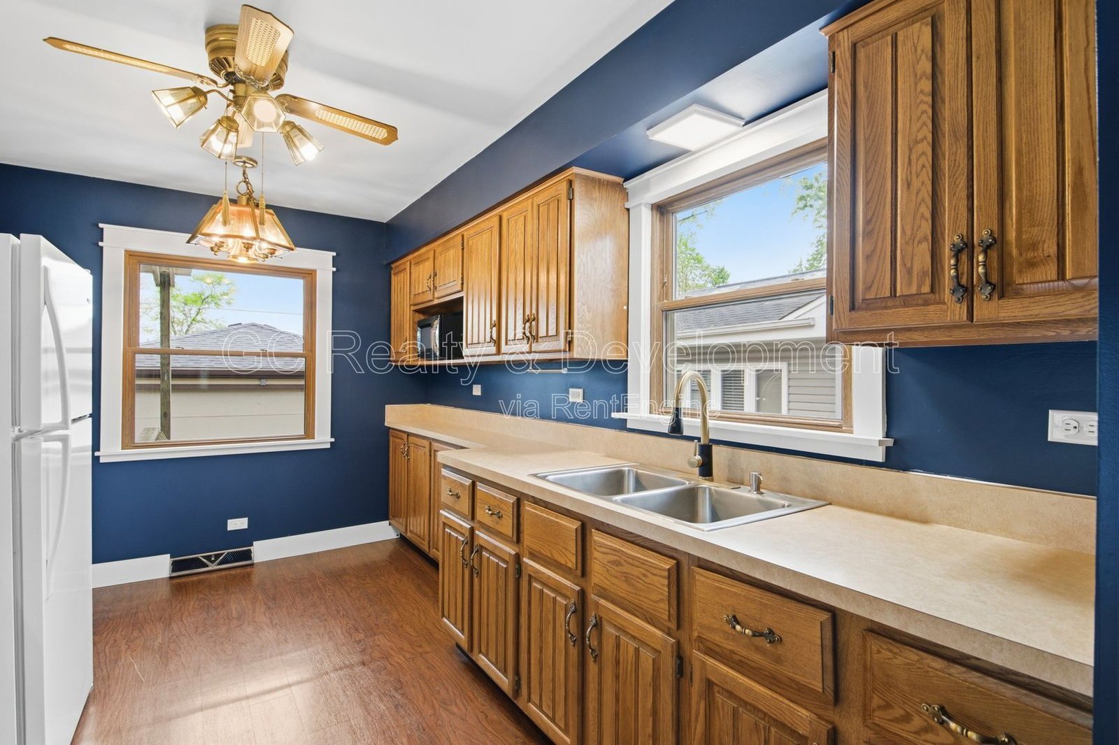 *** RECENTLY UPDATED / 3 BDRM / FRESH PAINT / FENCED YARD / FINISHED BSMT / DETACHED GARAGE *** property image