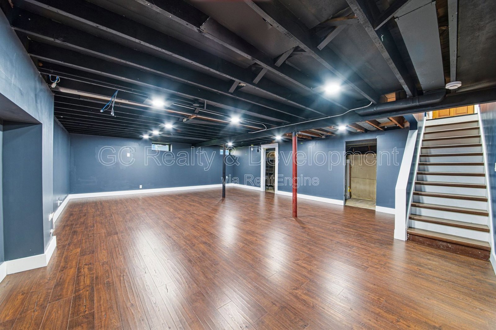 *** RECENTLY UPDATED / 3 BDRM / FRESH PAINT / FENCED YARD / FINISHED BSMT / DETACHED GARAGE *** property image