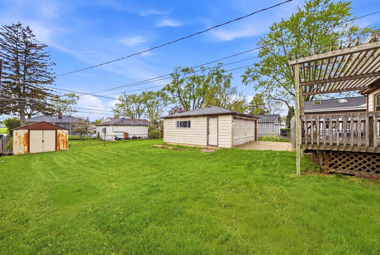 *** RECENTLY UPDATED / 3 BDRM / FRESH PAINT / FENCED YARD / FINISHED BSMT / DETACHED GARAGE *** property image