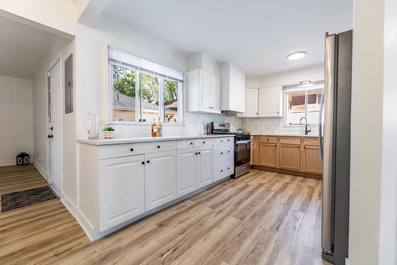 *** 4 BDRM / CENTRAL AC / ATTACHED GARAGE / LAWN CARE INCL / PET FRIENDLY *** property image