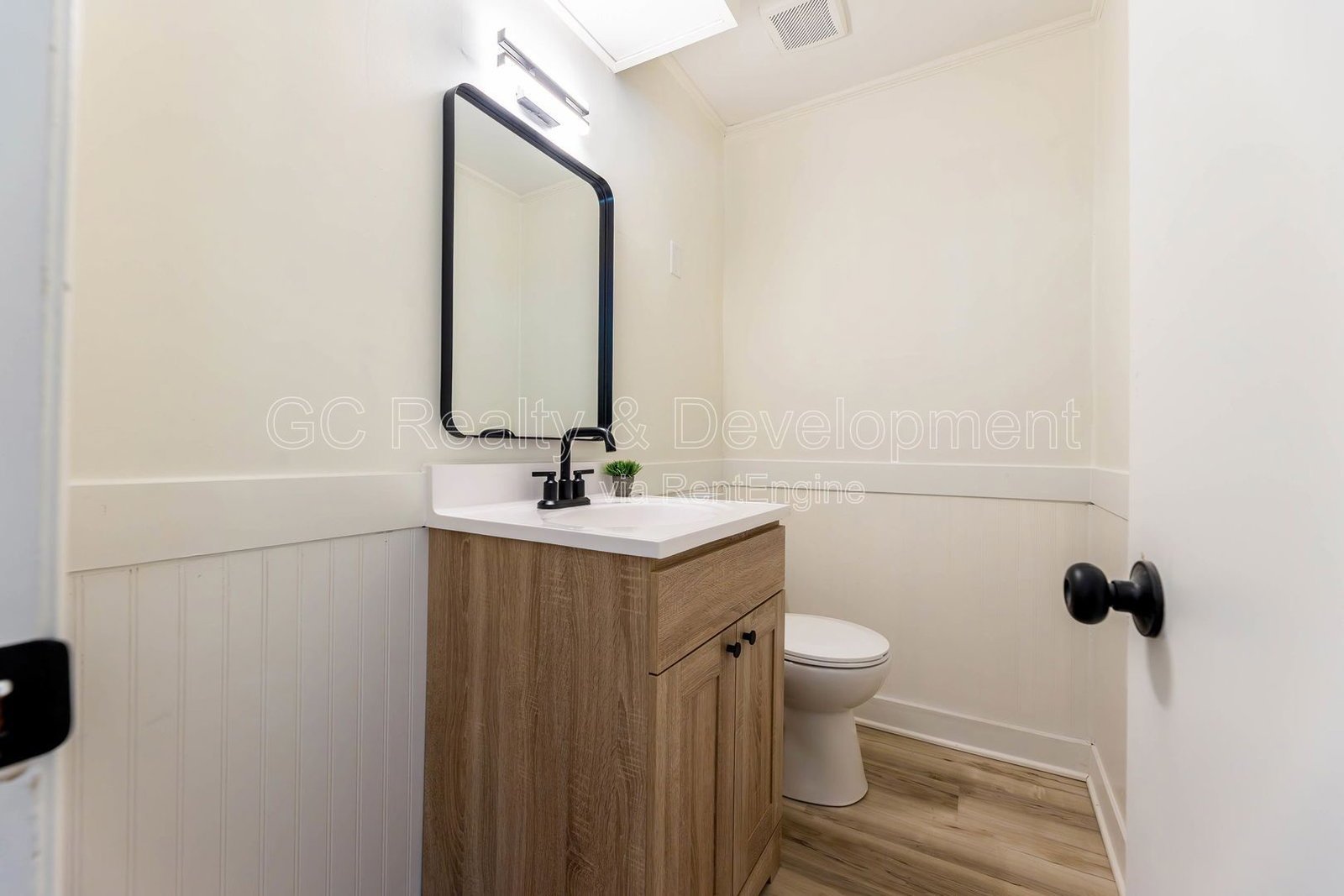*** 4 BDRM / CENTRAL AC / ATTACHED GARAGE / LAWN CARE INCL / PET FRIENDLY *** property image