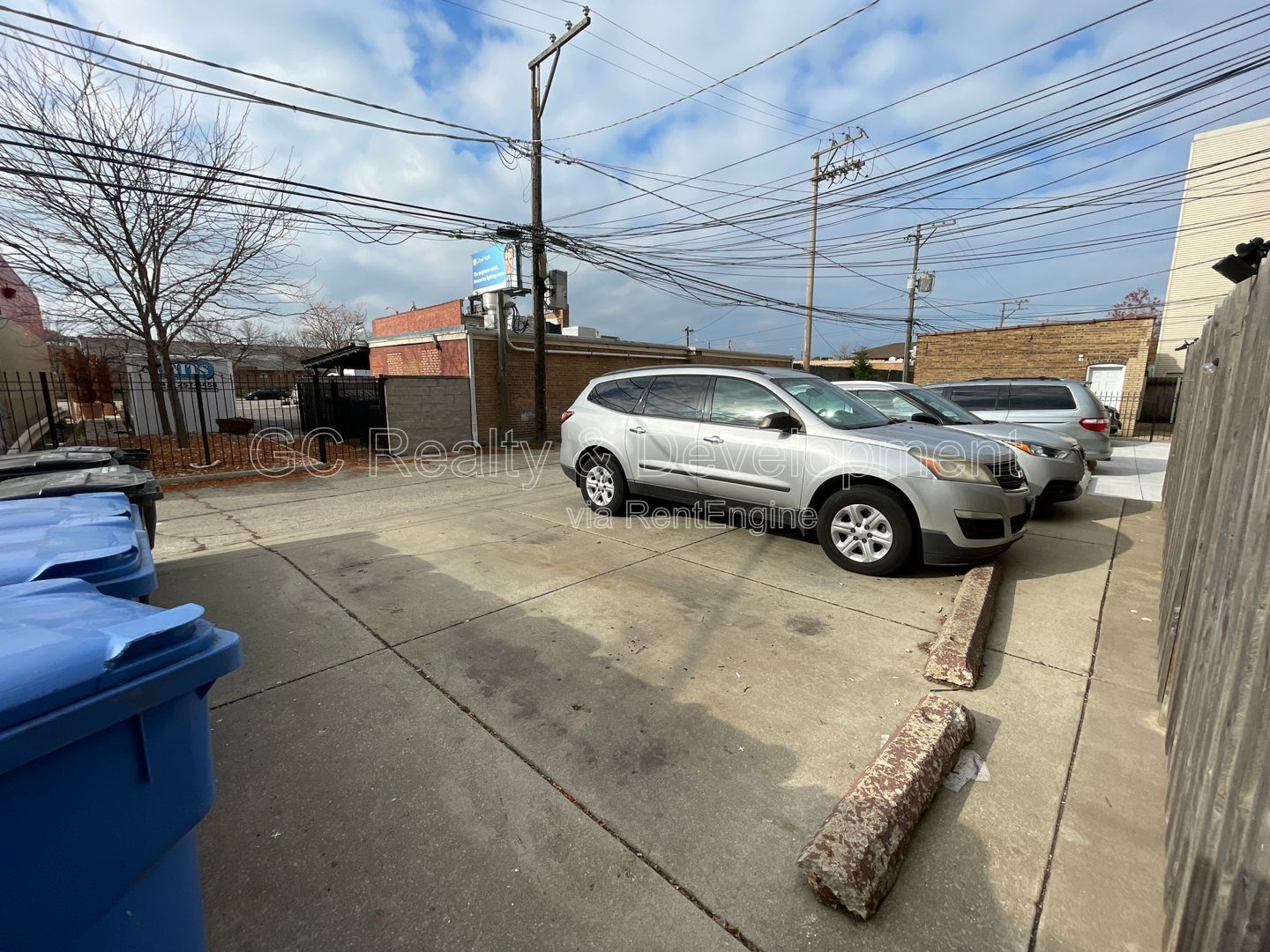 *** COMPLETELY RENOVATED 3 BDRM / ROGERS PARK / APPL INCL / LAUNDRY IN BUILDING*** property image